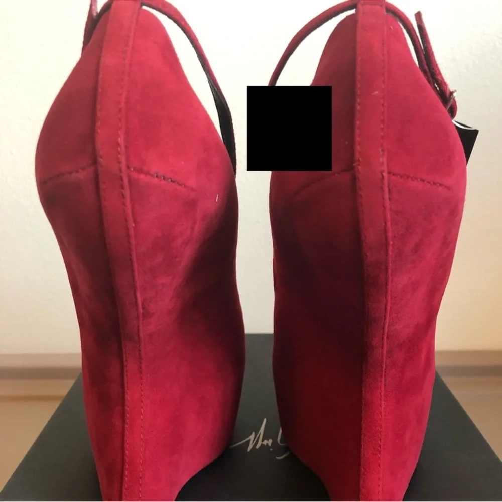 Giuseppe Zanotti Sculpted Wedges NIB 39.5